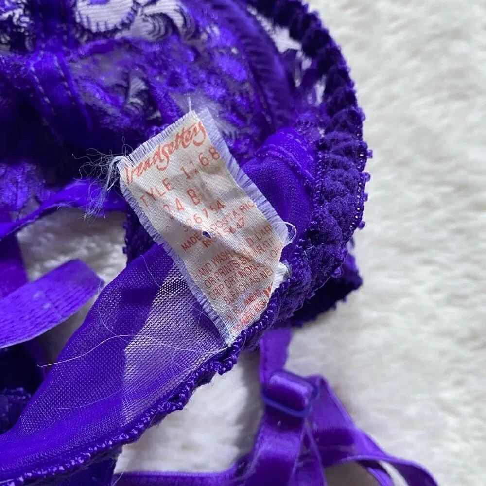 Vintage Trendsetters Purple Underwire Women’s Lace Bra - Picture 3 of 4